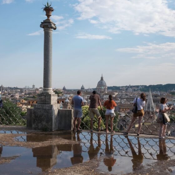Essential Europe 7 Nights 8 Days