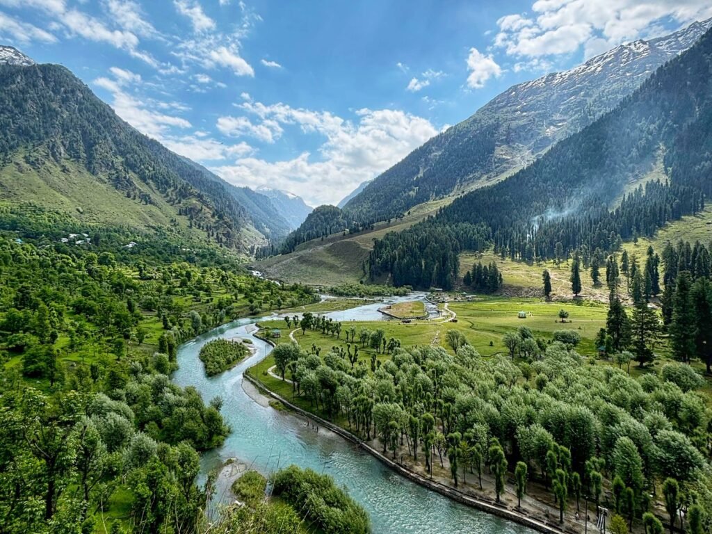 Premium Kashmir Private Tour 7 Nights 8 Days